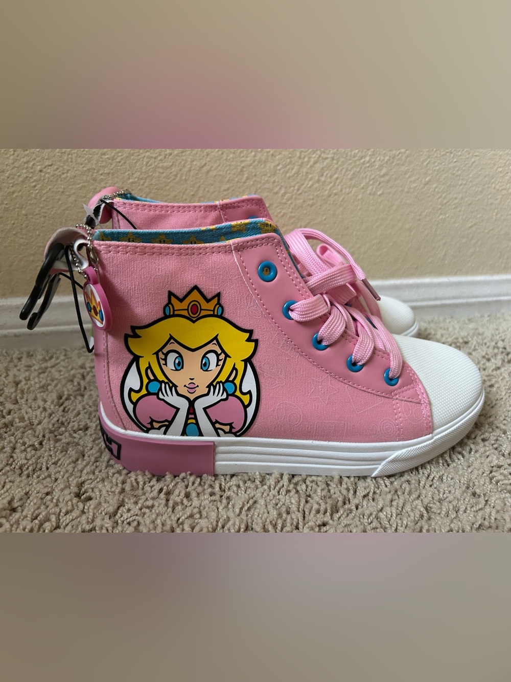 Princess Peach Nintendo Super Mario Youth Kids Size 5 Hi Top GroundUp Shoes NWT